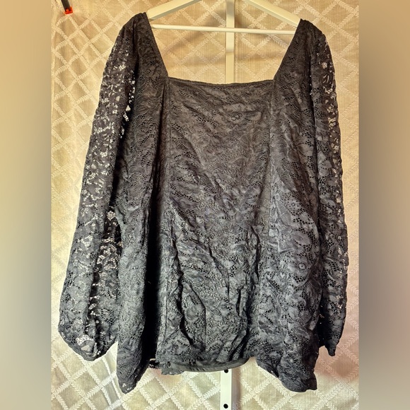 Torrid Lace Top with Sheer Lace Sleeves, NWT 5 - Picture 4 of 4